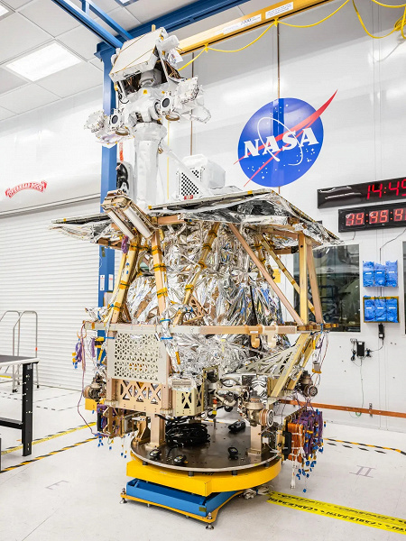 Инженеры NASA завершили сборку лунохода VIPER. Робот готов исследовать наш спутник